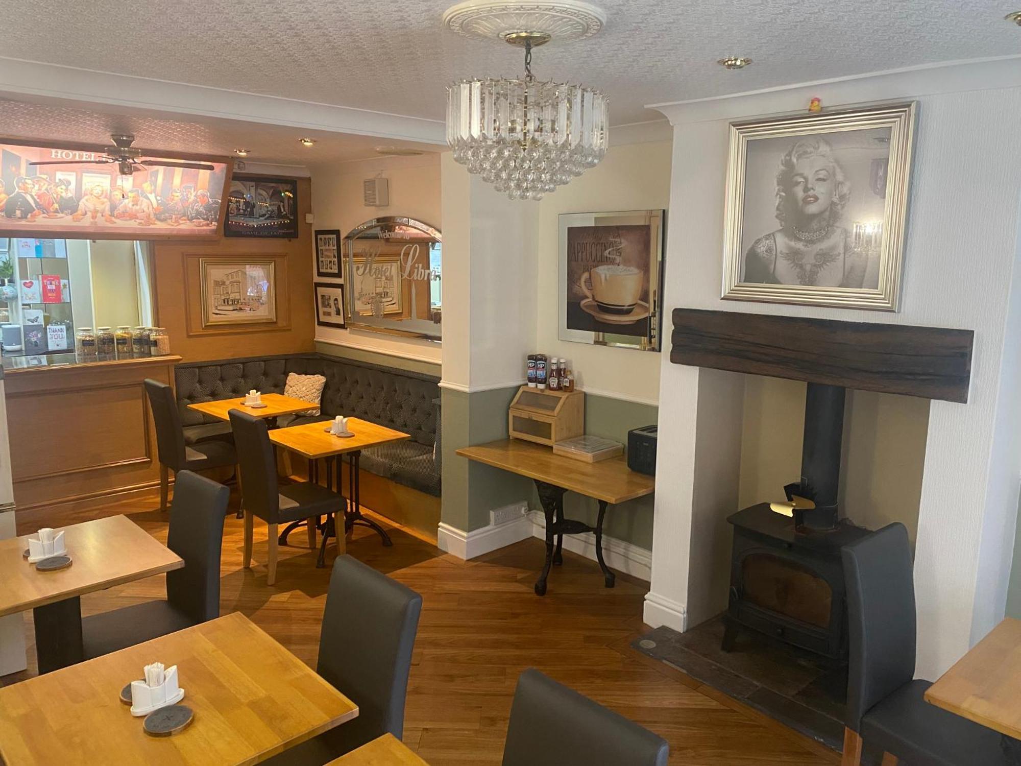 The Libra - Adults Only B&B With Guaranteed Carpark — Photos 2